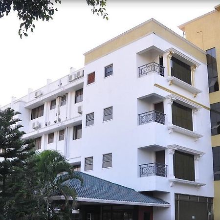טירופור Gayathri Hotels מראה חיצוני תמונה