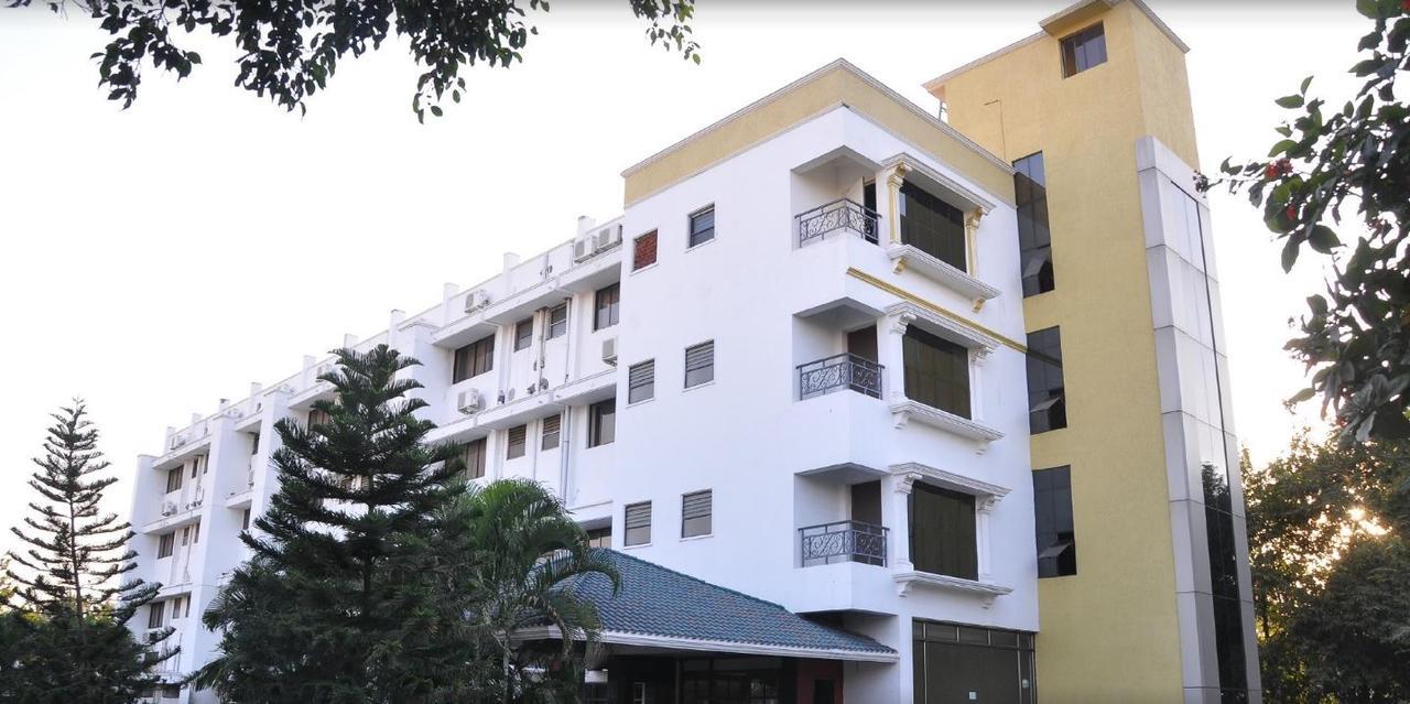 טירופור Gayathri Hotels מראה חיצוני תמונה