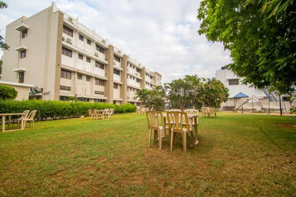 טירופור Gayathri Hotels מראה חיצוני תמונה